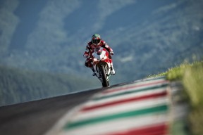 美加墨世界杯-萨拉赫新规引雄鹿争议，篮球足球混淆成谜